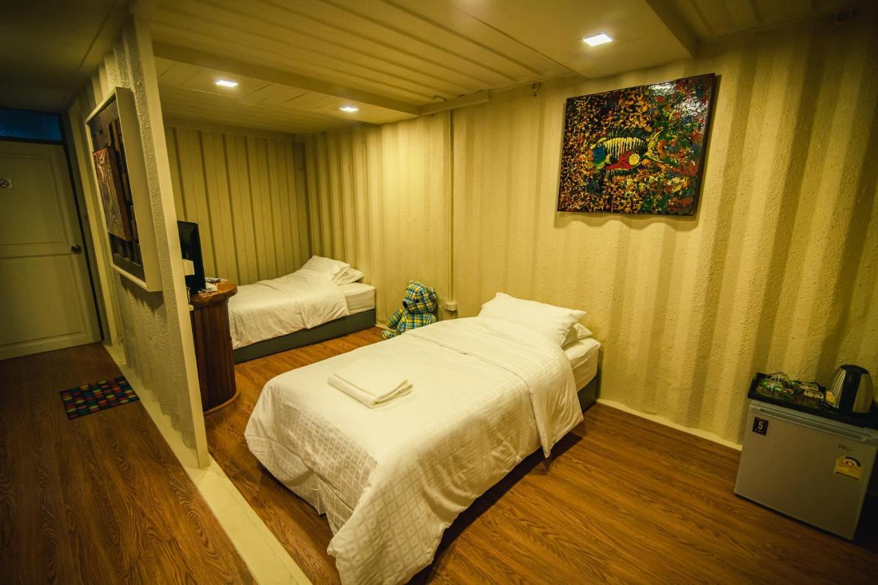 Suankaew​ Art​ Hostel​ Chonburi Ngoại thất bức ảnh