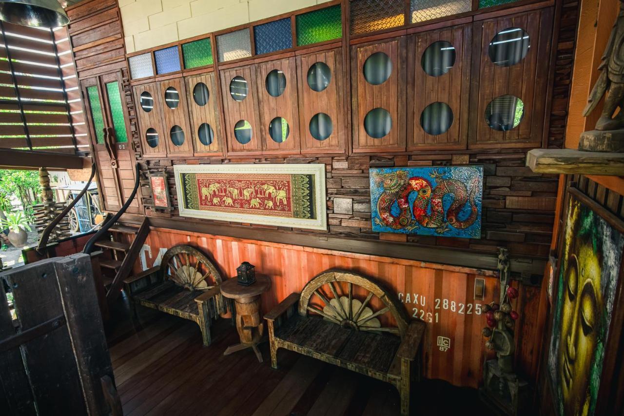 Suankaew​ Art​ Hostel​ Chonburi Ngoại thất bức ảnh