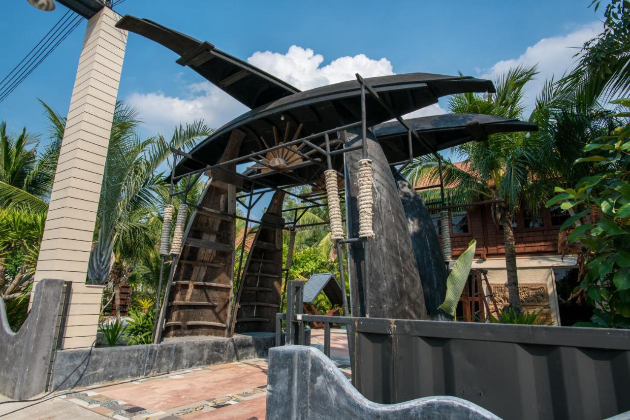 Suankaew​ Art​ Hostel​ Chonburi Ngoại thất bức ảnh