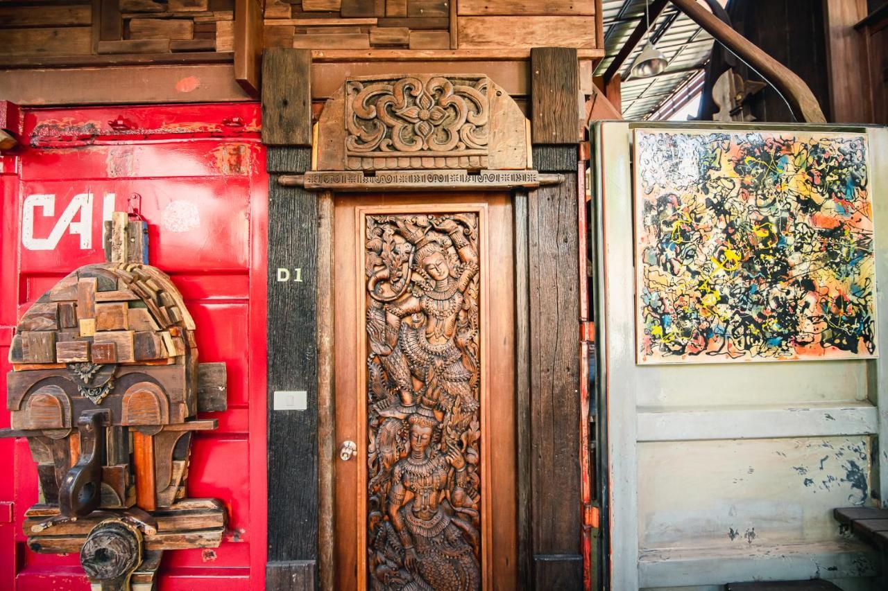 Suankaew​ Art​ Hostel​ Chonburi Ngoại thất bức ảnh