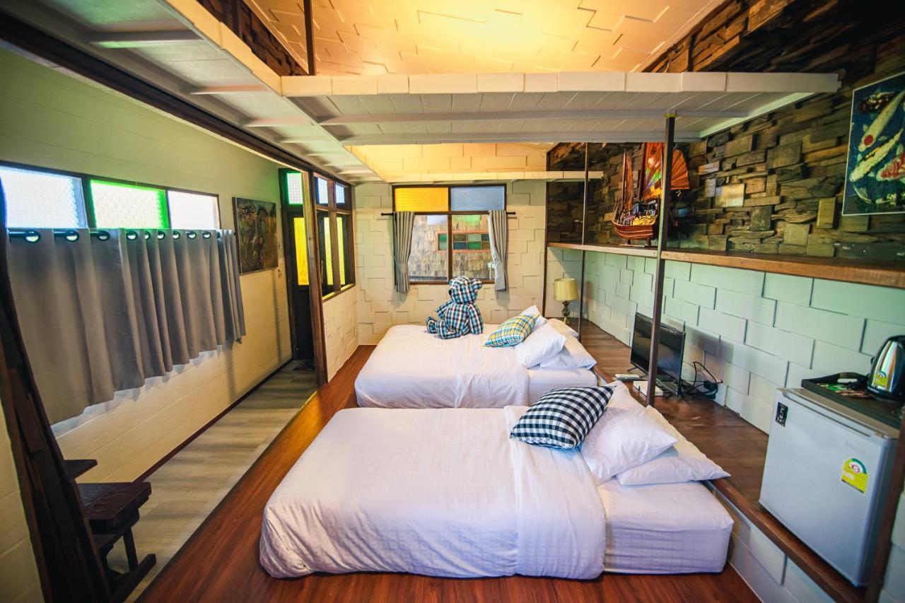 Suankaew​ Art​ Hostel​ Chonburi Ngoại thất bức ảnh