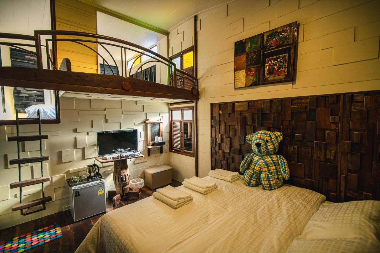 Suankaew​ Art​ Hostel​ Chonburi Ngoại thất bức ảnh