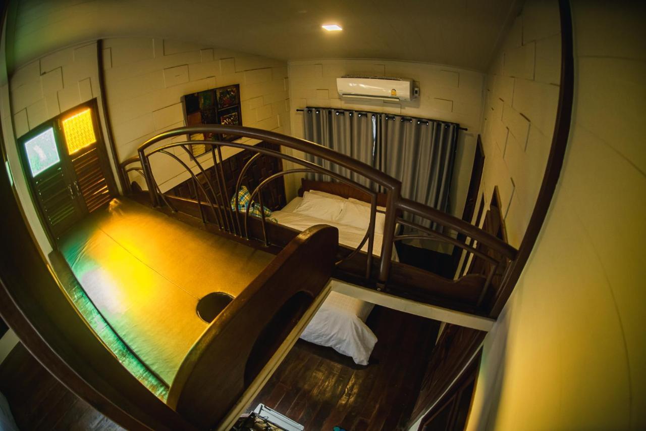 Suankaew​ Art​ Hostel​ Chonburi Ngoại thất bức ảnh